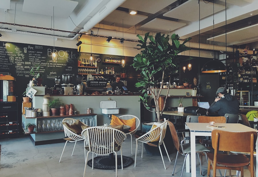 Terrace kafe terbuka Sun Flower Cafe Wonosalam