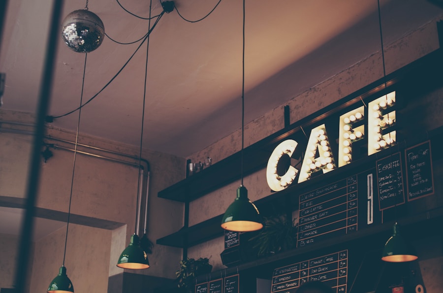 Secangkir kopi hangat di Sun Flower Cafe Wonosalam